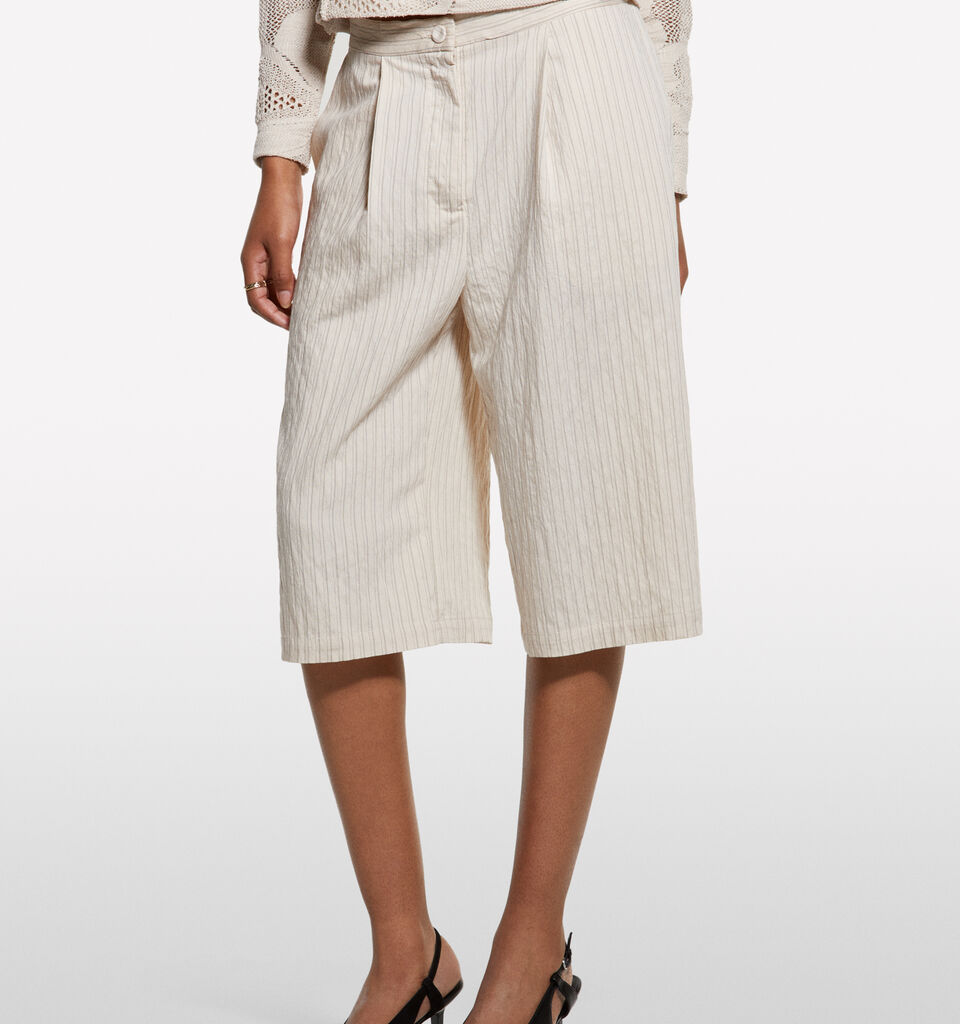 Cream white striped bermudas - women's shorts - Creamy White | Sisley image number 3